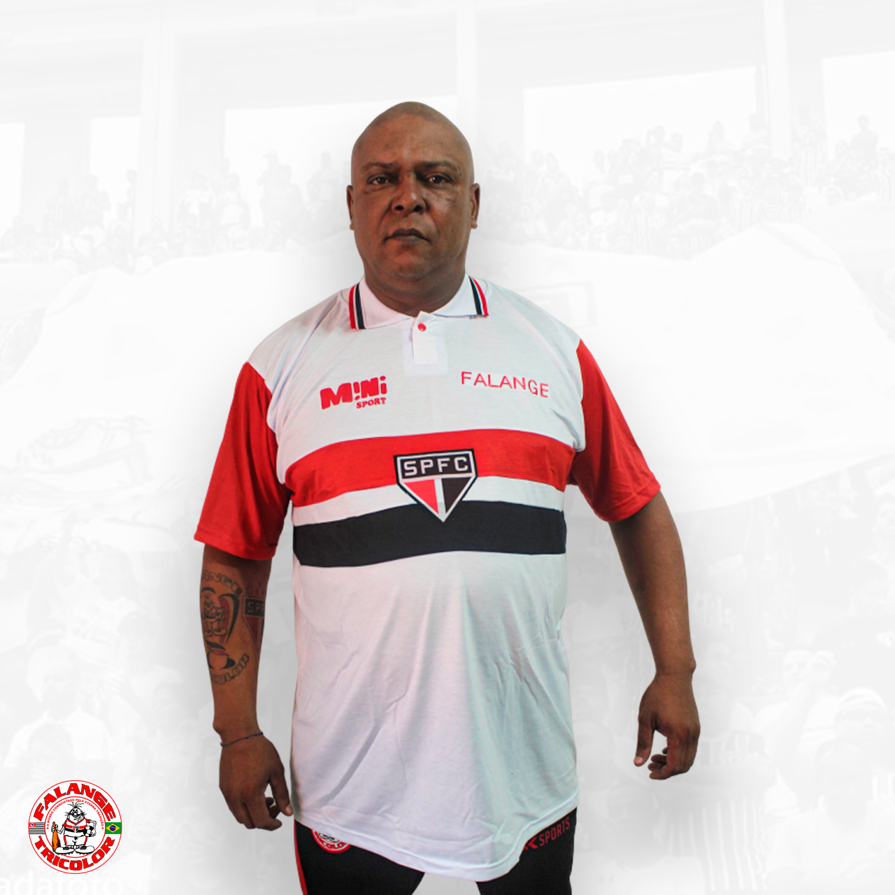 Camiseta Tradicional Bordada